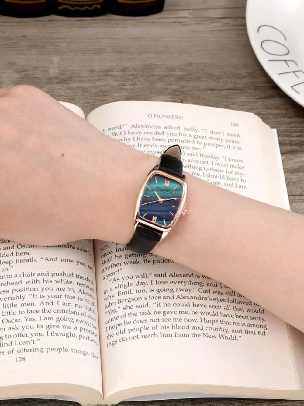 Womens Ladies Fashion Leather Wrist Watch Rectangle Elegant Simple Dial Analog Q